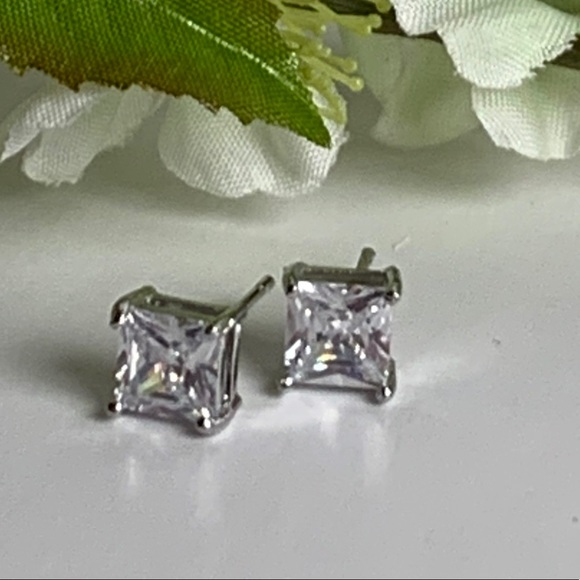 Boutique | Zircon Princess Cut Stud Earrings, 6mm - Picture 4 of 5